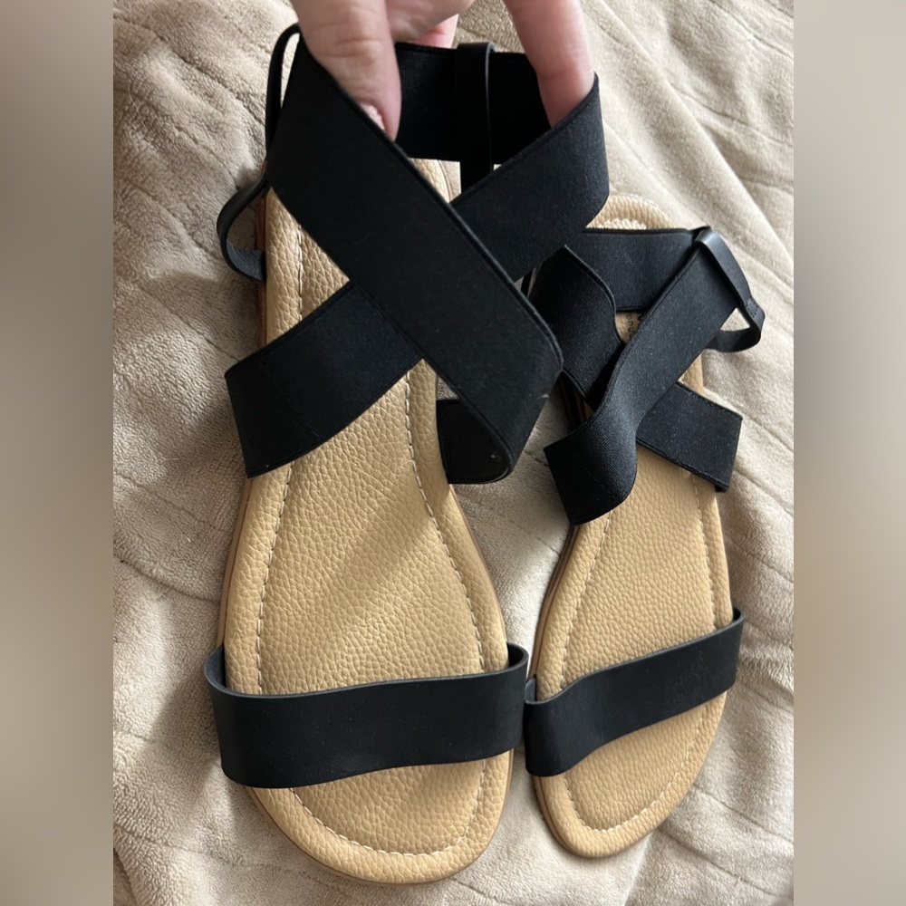 Black 9w Criss Cross Cloud Walker Stretch Sandals